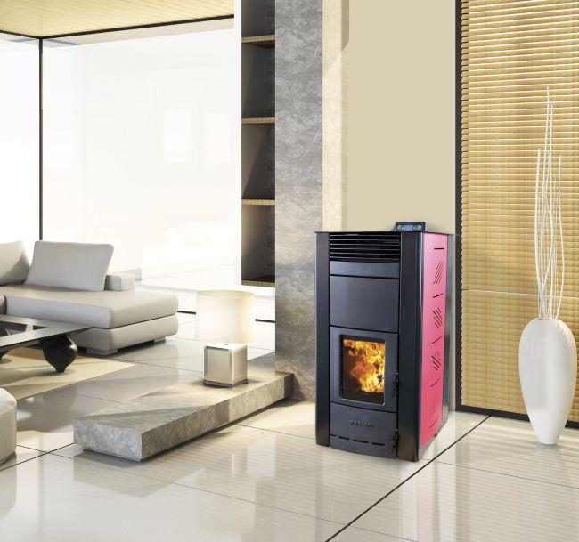 Termostufa a biomassa, brucia pellet, nocciolino, gusci di mandorle